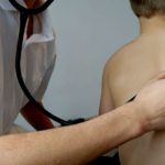 Apel către părinți: Vă rugăm, nu mai speriați copiii cu mersul la doctor pentru injecții