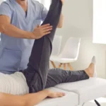 Kinetoterapia poate transforma durerile în povești de recuperare reușită